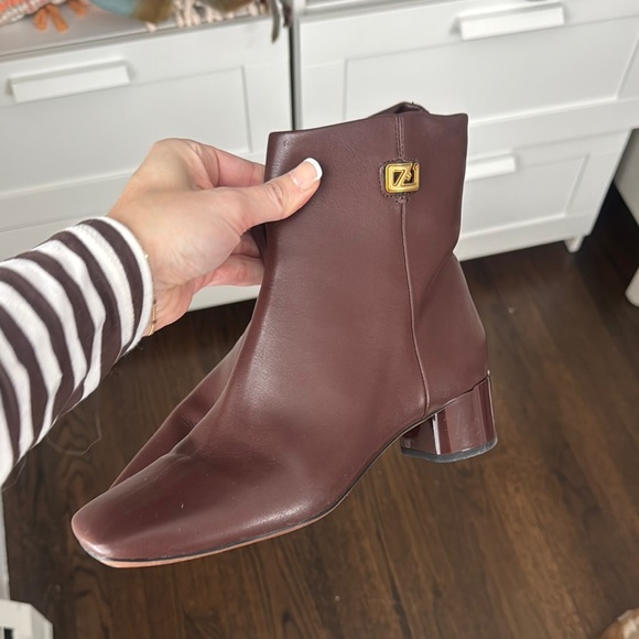Shoes - Elegant Brown Ankle Boots